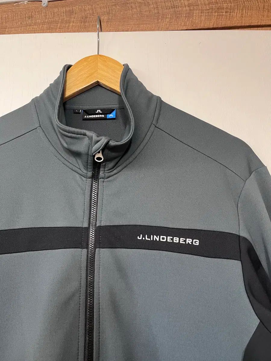 J.LINDEBERG(J.リンドバーグ) グレー/ブラック ジップアップ