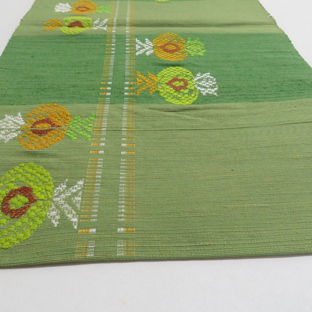 名古屋帯 緑色x黄色 織文様 エスニック調 縦線に花模様 松葉仕立て 六