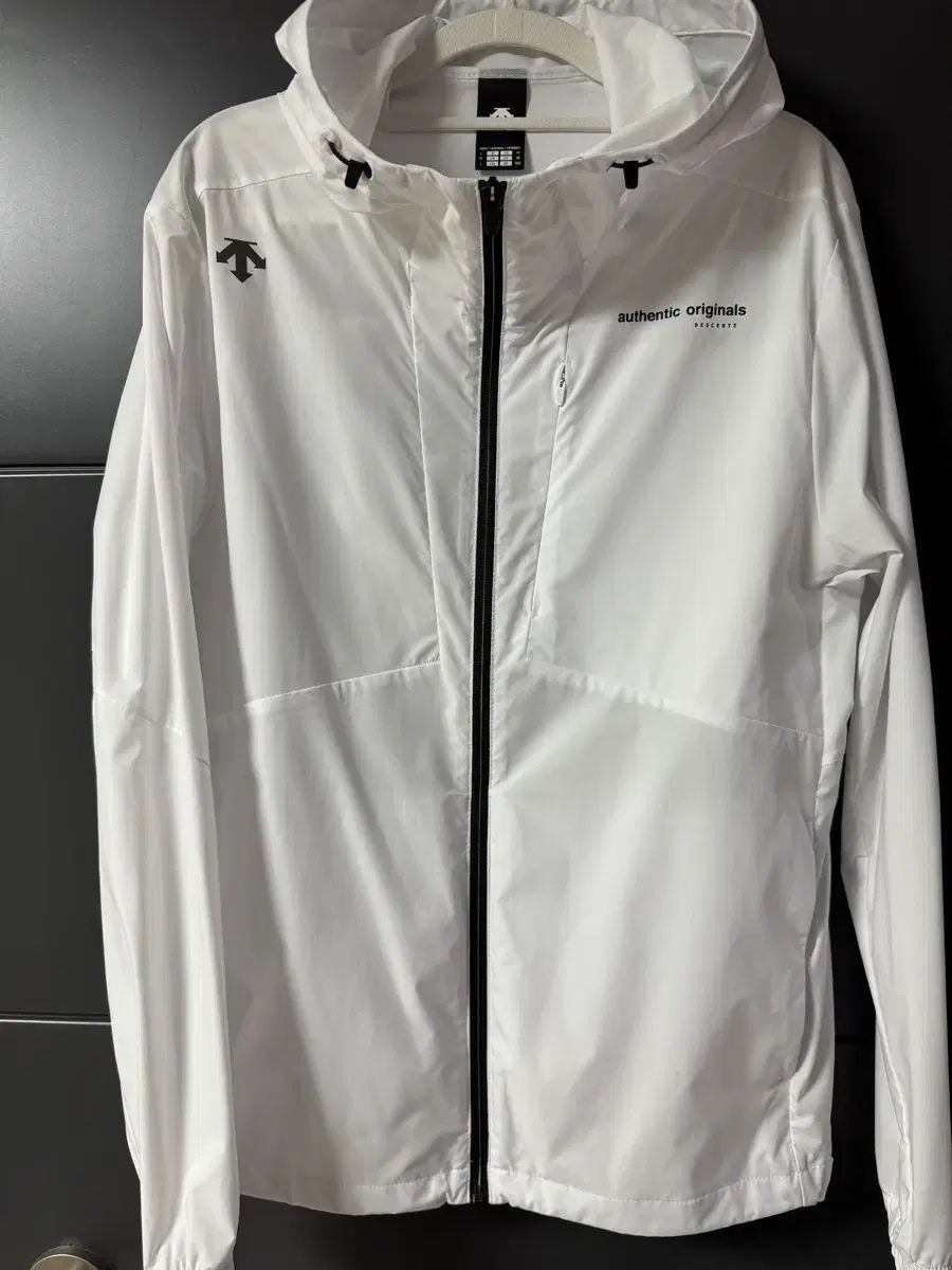 フード型ウィンドブレーカー 新製品級 100 L