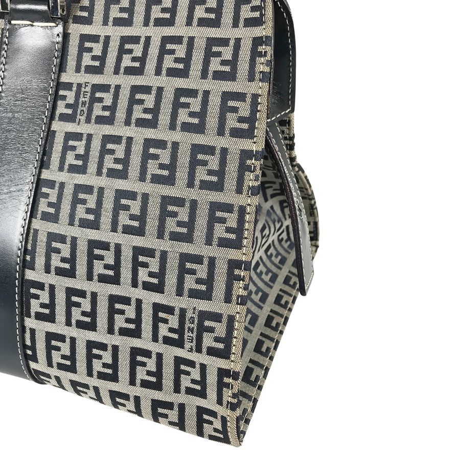 Fendi ズッキーノ　ショルダーバッグ　キャンパス FENDI（フェンディ） ズッキーノ ショルダーバッグ ナイロンキャンバス