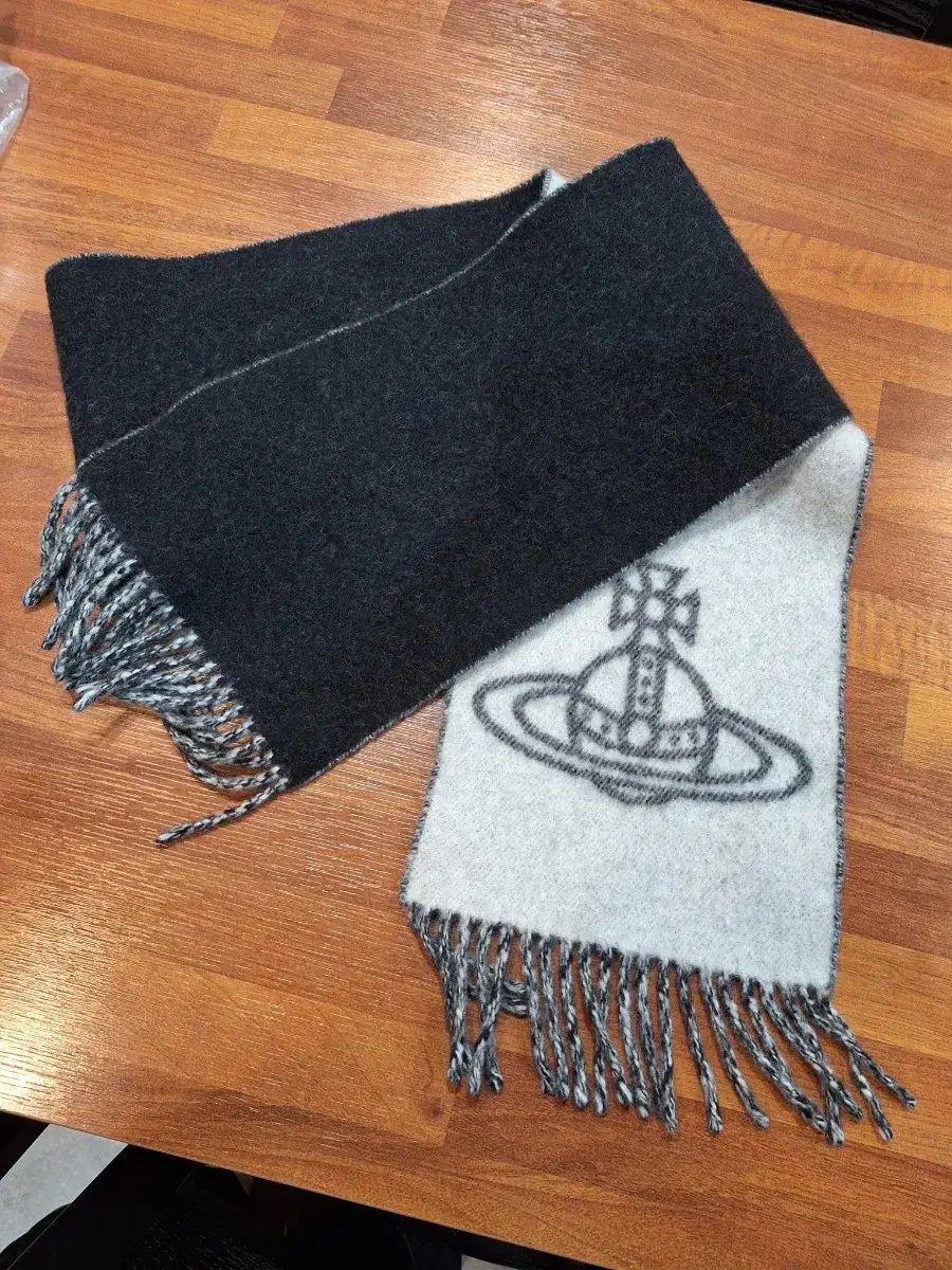 VIVIENNE WESTWOOD BIG ORB リバーシブル マフラー