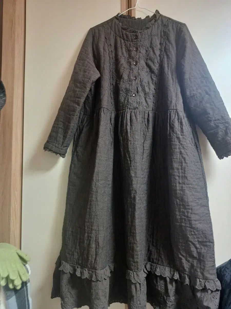 レイヤードキルティングロング丈ワンピース