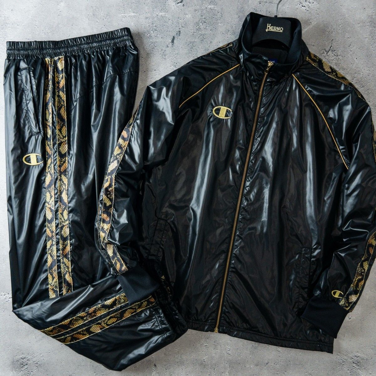 【日本製】Champion チャンピオン ナイロン セットアップ 上下 ロゴ刺繍 yokohamariverup_c3xs160-c3xs293