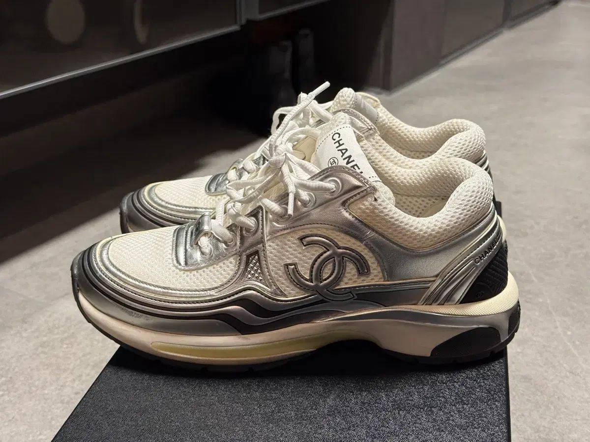 CCロゴ スニーカー