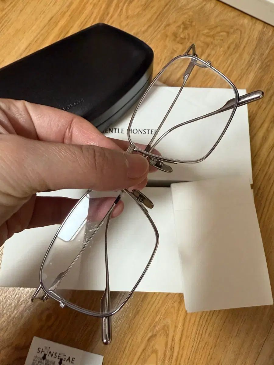 GENTLE MONSTER ジェントルモンスター OTWOS 02 シルバー