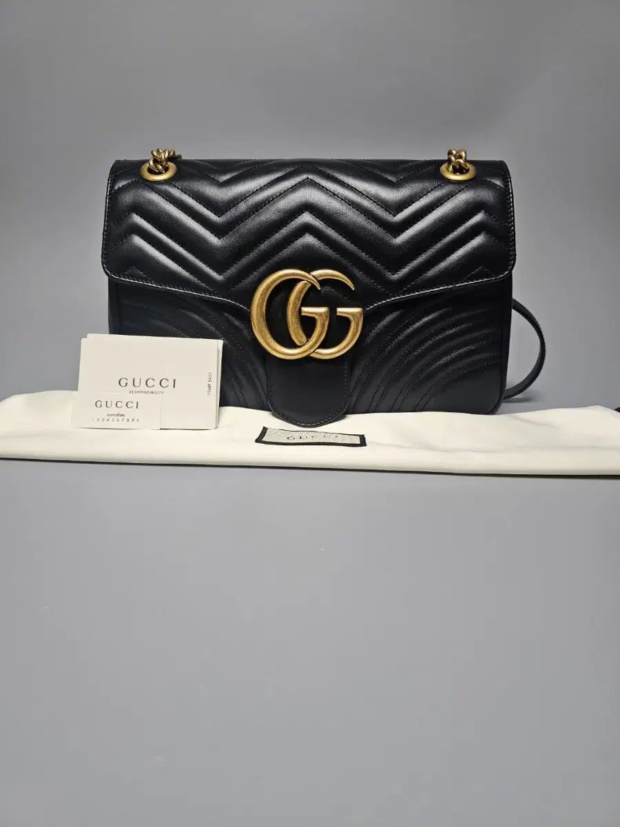 グッチ GG マーモント マトラッセ チェーン ショルダーバッグ ミディアム ブラック 443496