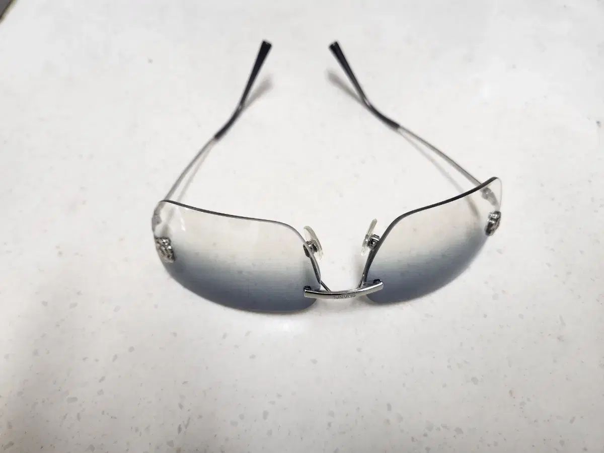 シャネルメタル サングラス