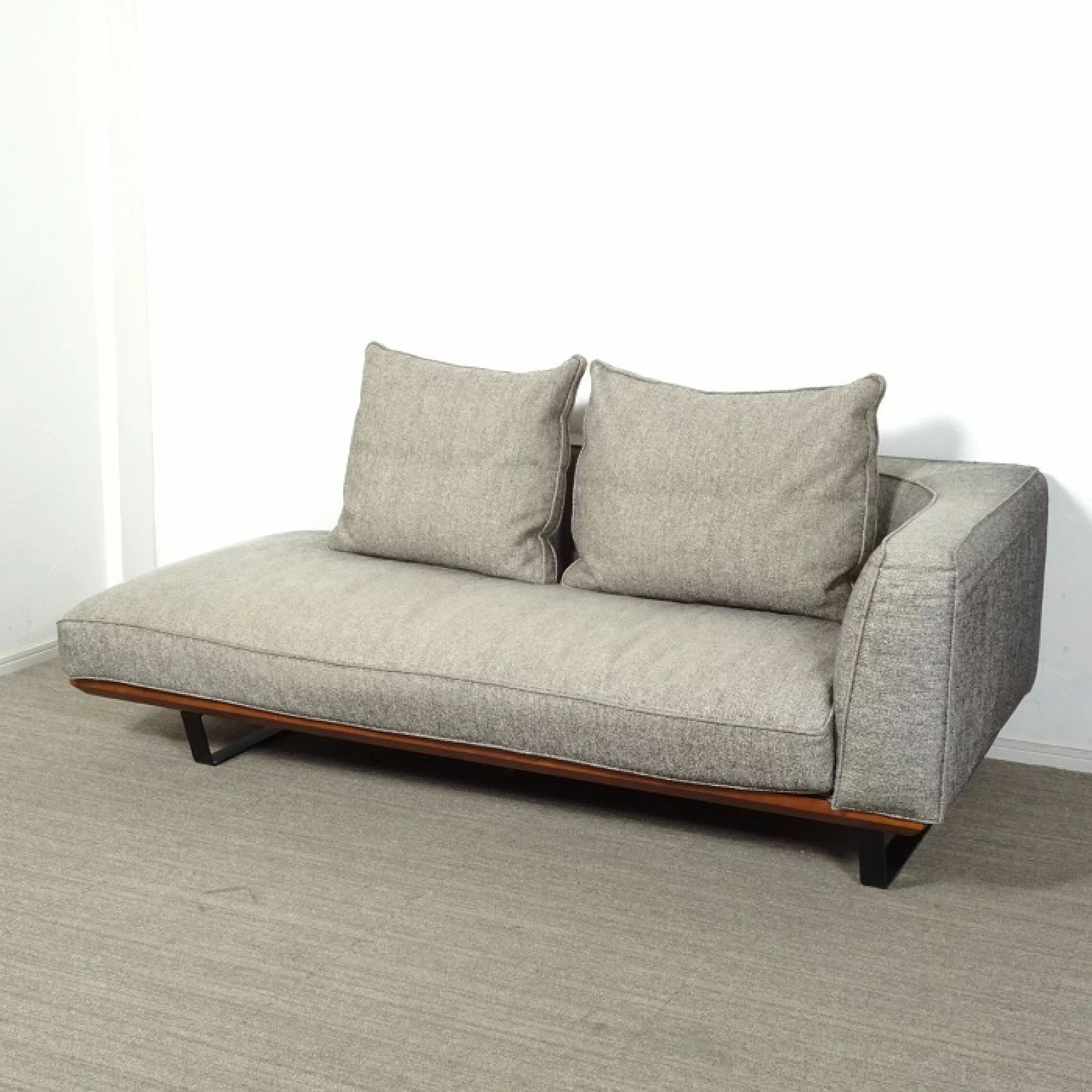 専用出品HUKLA KASTOR 本革ソファー ◾︎SELUNO◾︎ 【展示良品】HUKLA フクラ KASTOR / カストール カウチ