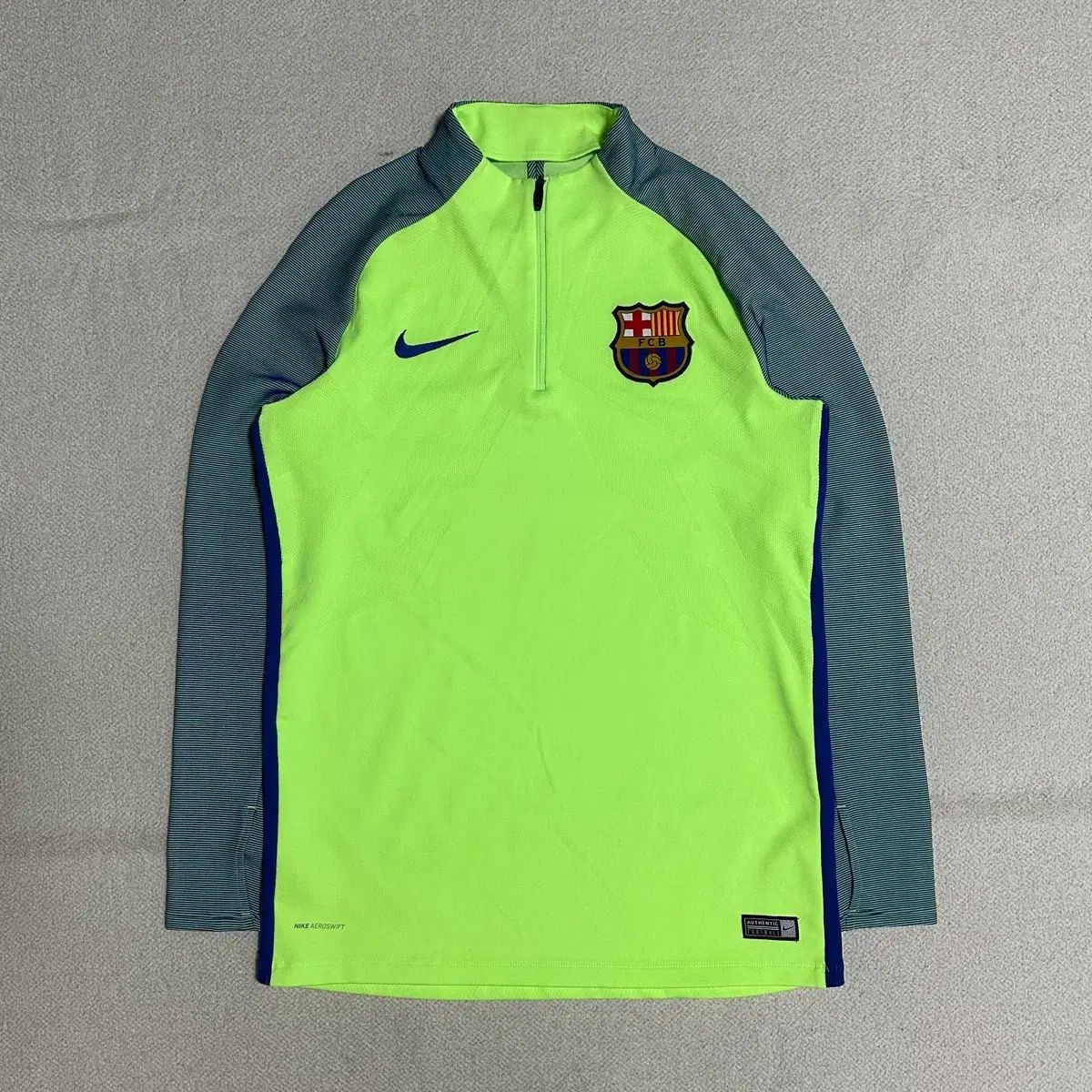 ナイキ 2017 バルセロナ エアロスイフト ストライク ドリルトップ