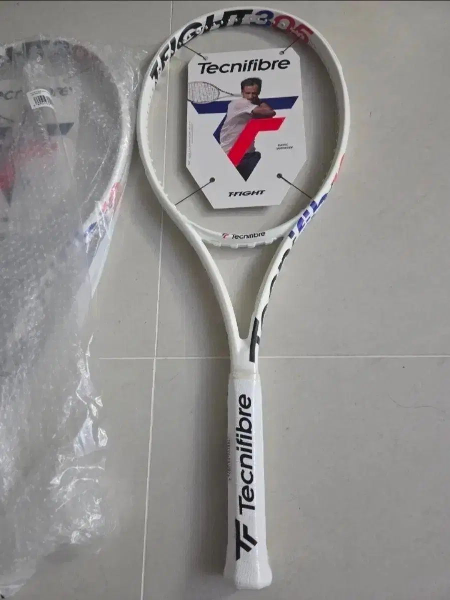 テクニファイバー T-Fight 305 ほぼ