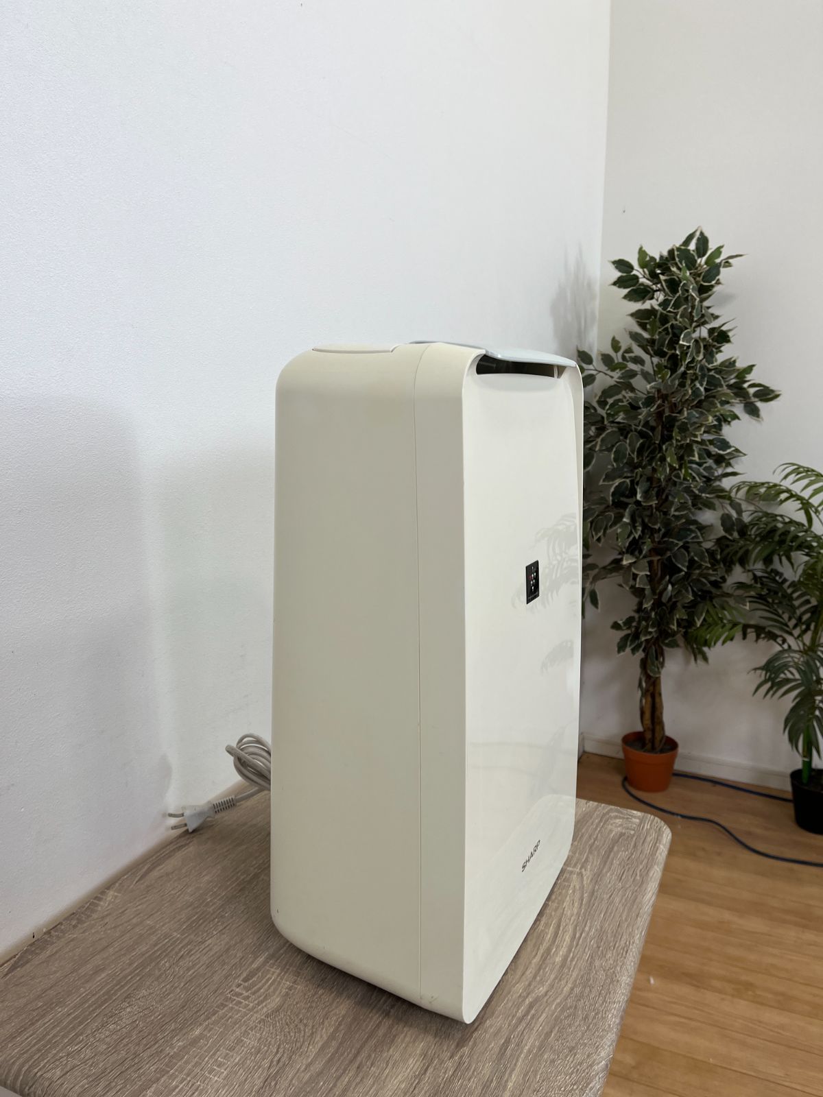 SHARP 除湿機 CV-J71-W 2019年製 - メルカリ