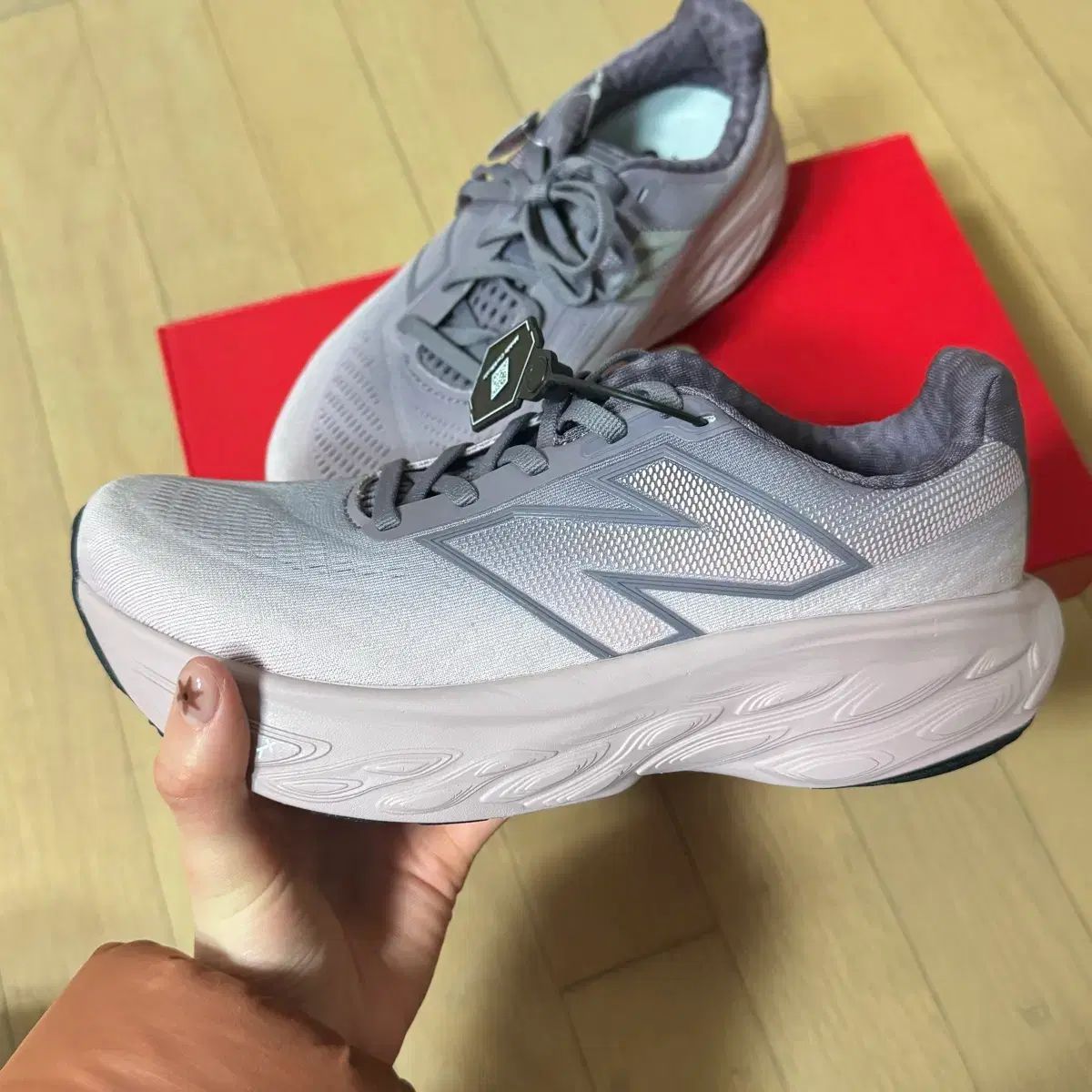 ニュー ンス 1080 ランニングシューズ 235