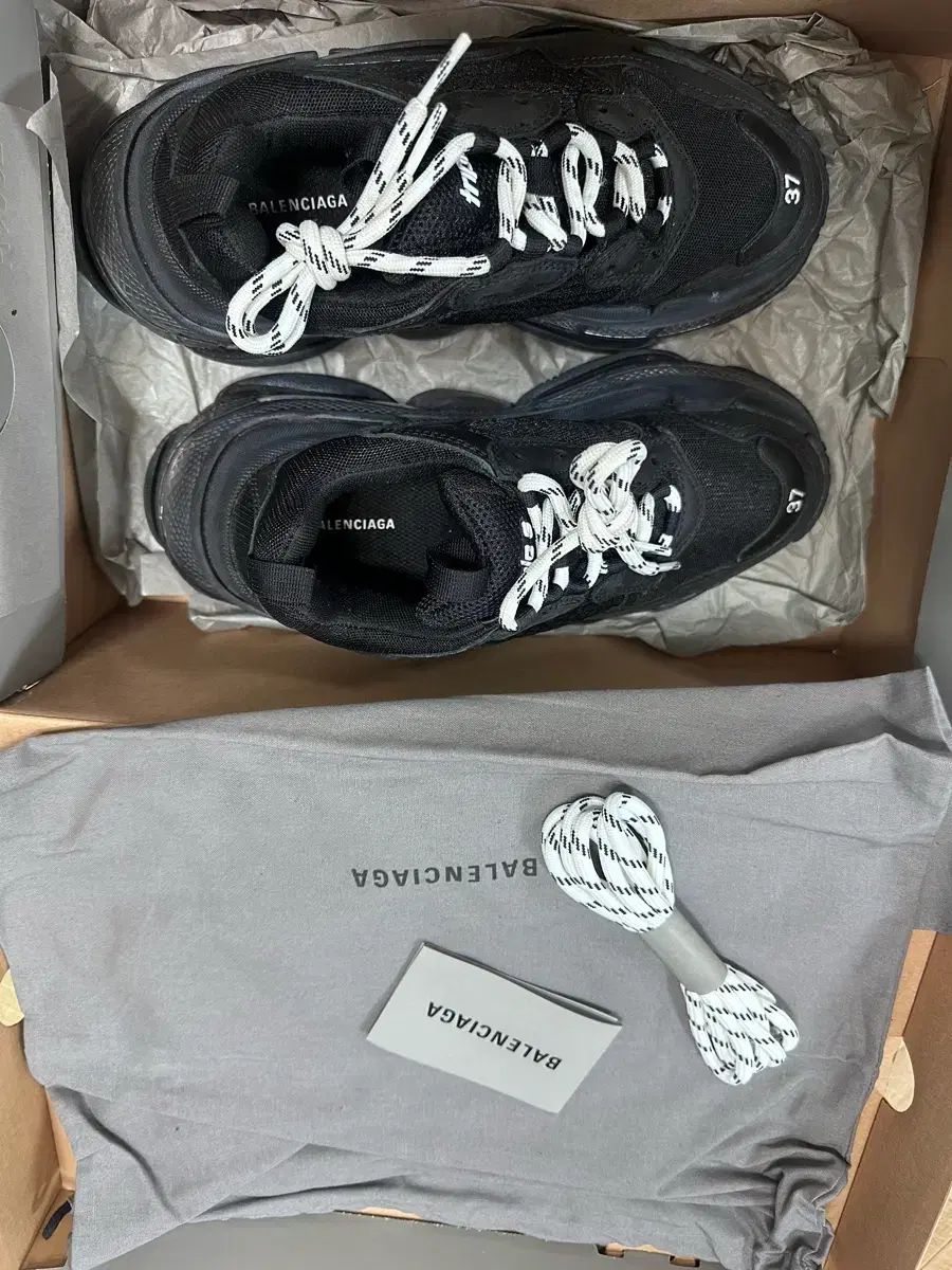 バレンシアガ トリプルS ダーティーブラック クリアソール 37 245