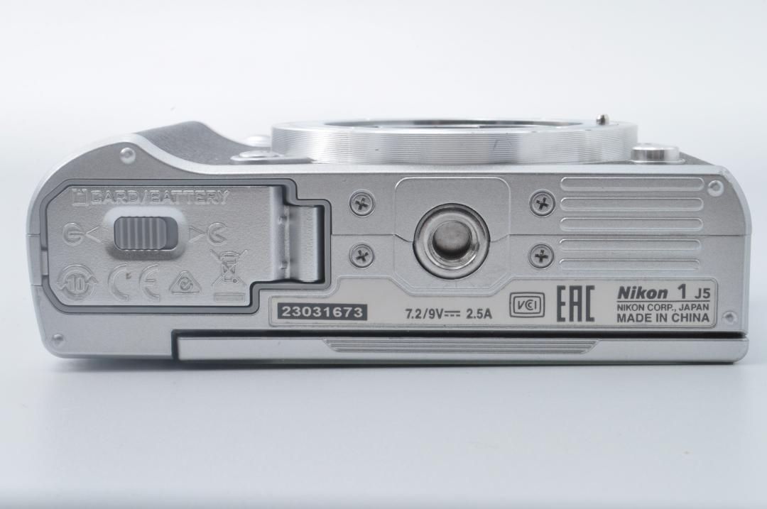  級の 上 Nikon ニコン J 5 ボディ シルバー デジタル一眼レフ デジタルカメラ