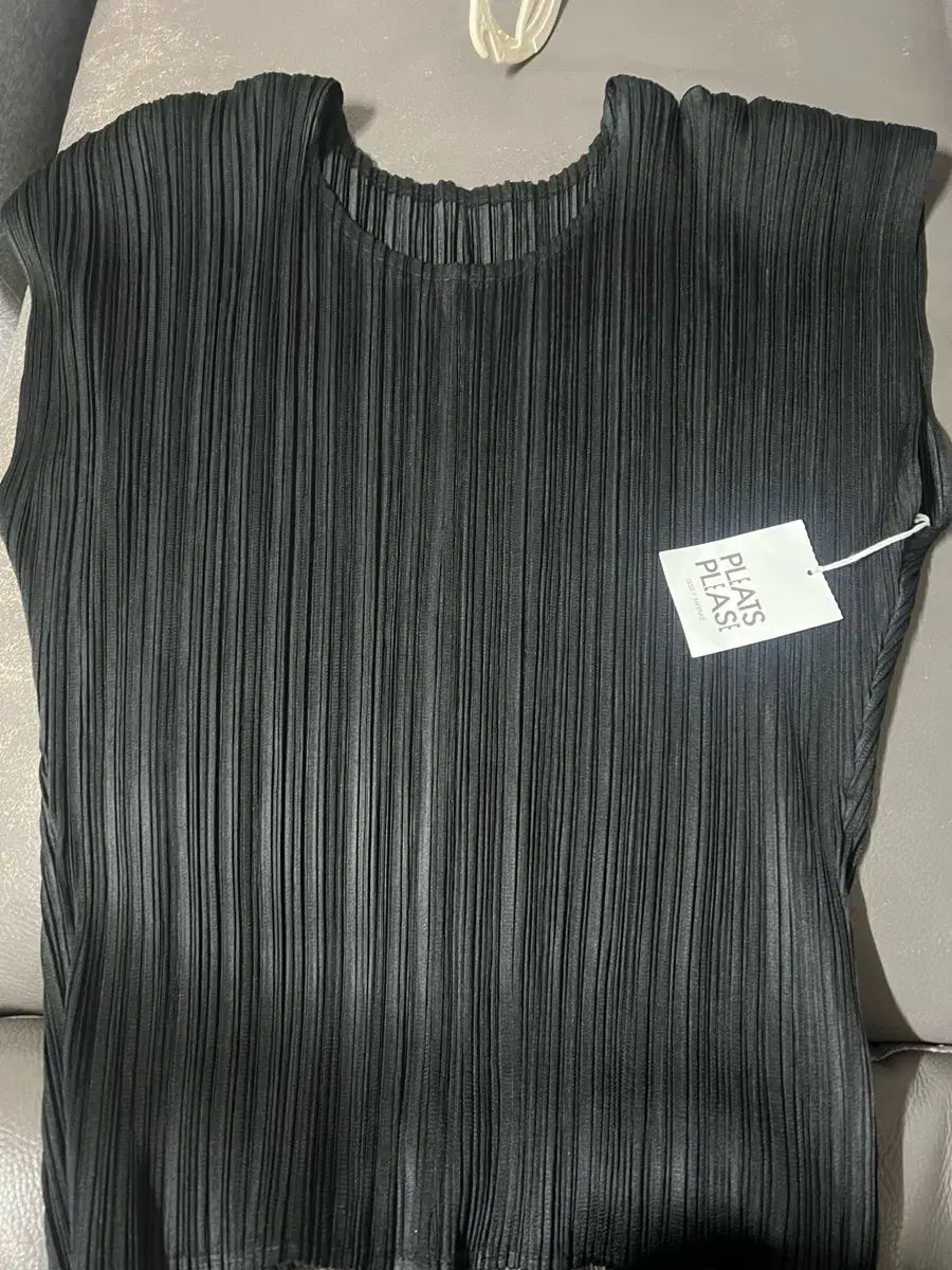 プリーツプリーズ ノースリーブ ブラック