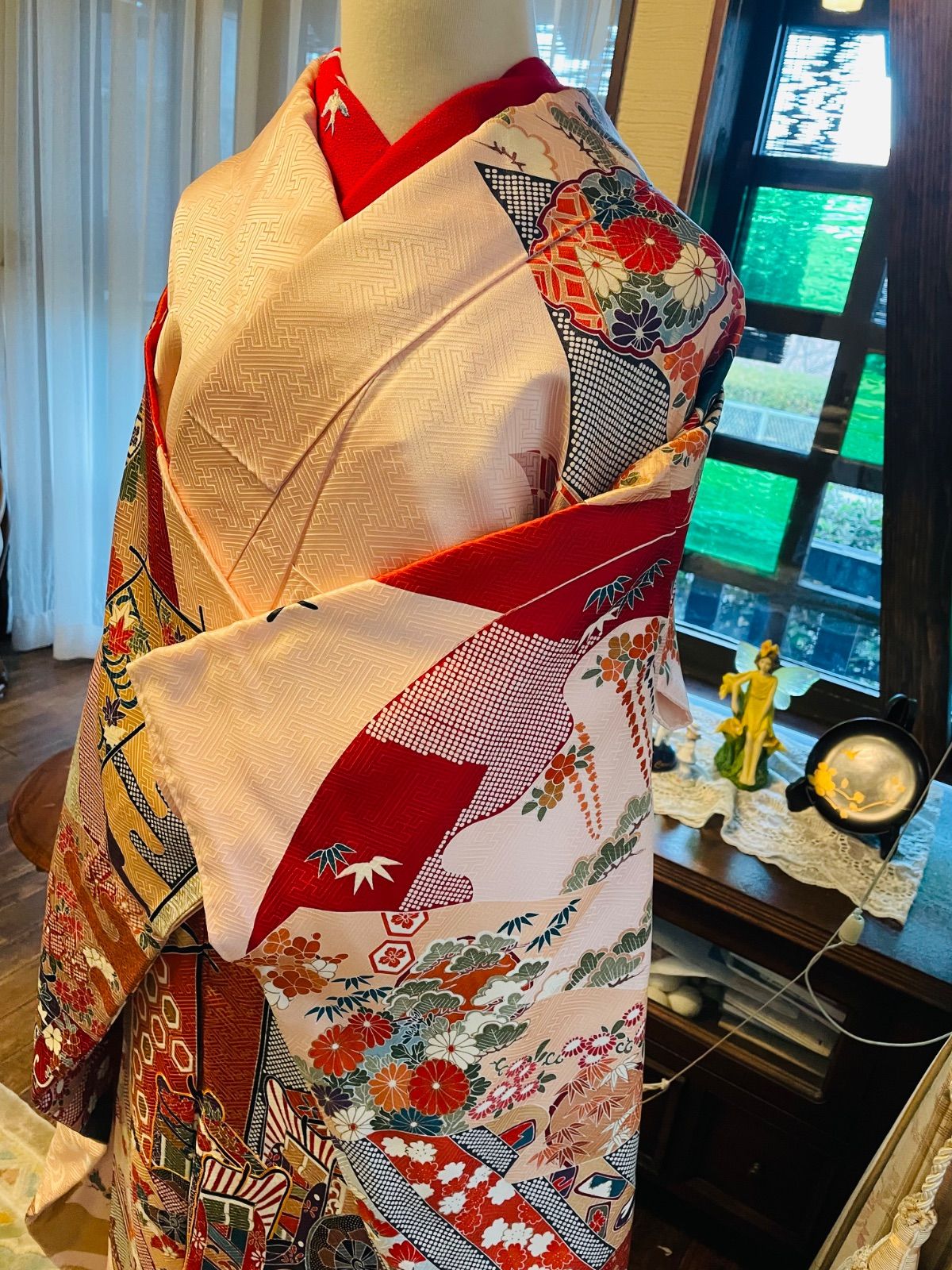 ♥品 中振袖 豪華な柄行き 正絹