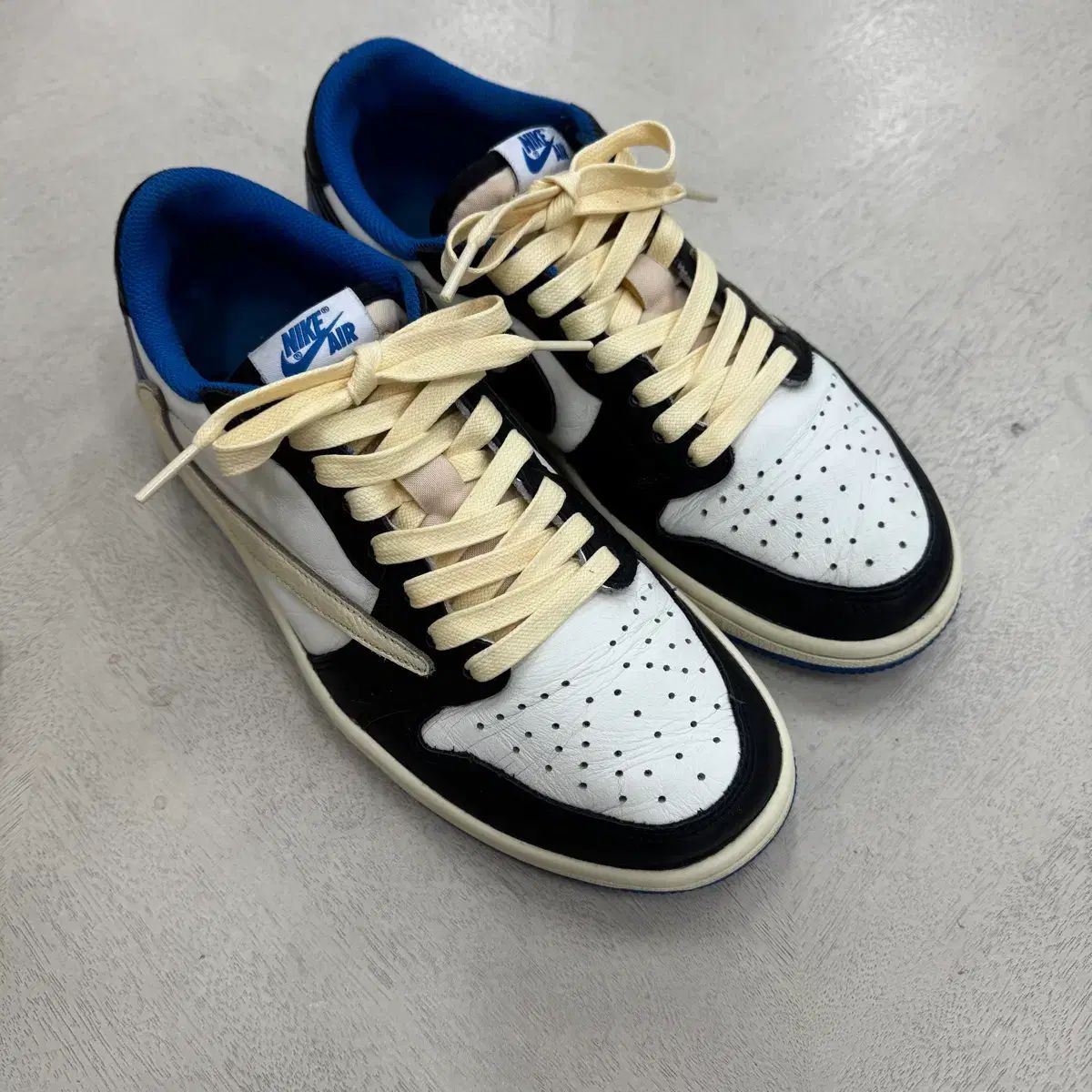 ジョーダン1 フラグメント デザイン x スコット 255