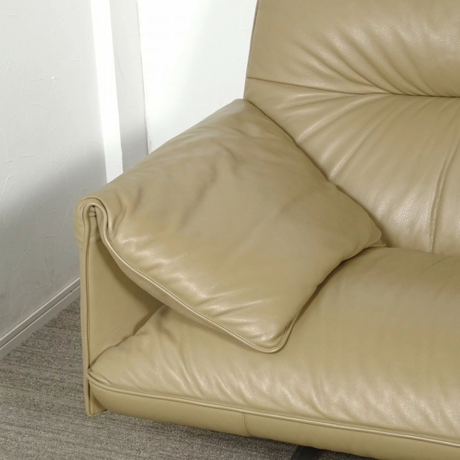 ◾︎SELUNO◾︎ 【展示美品】Poltrona Frau ポルトローナ フラウ