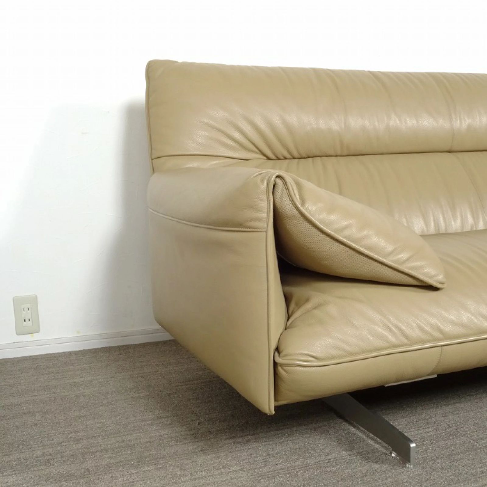 ◾︎SELUNO◾︎ 【展示美品】Poltrona Frau ポルトローナ フラウ