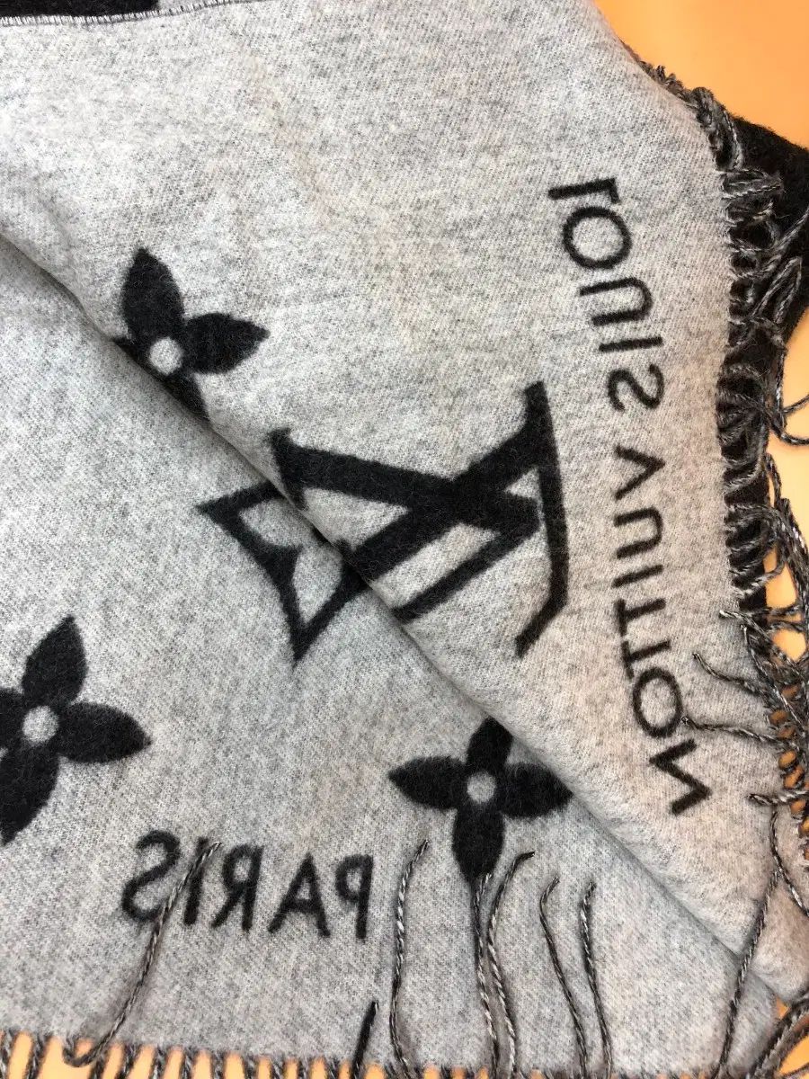 モノグラム スカーフ