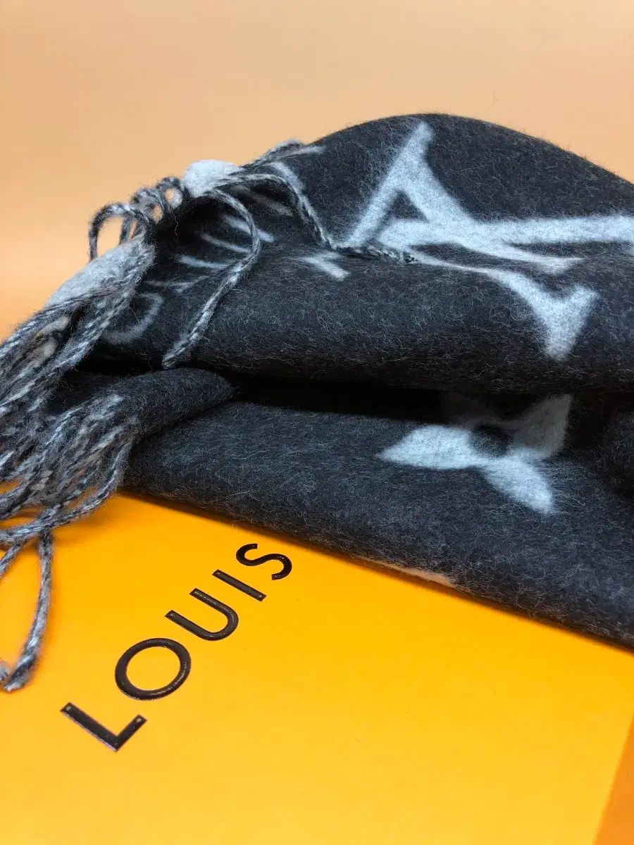 ルイヴィトン ブラック 숄 モノグラム スカーフ