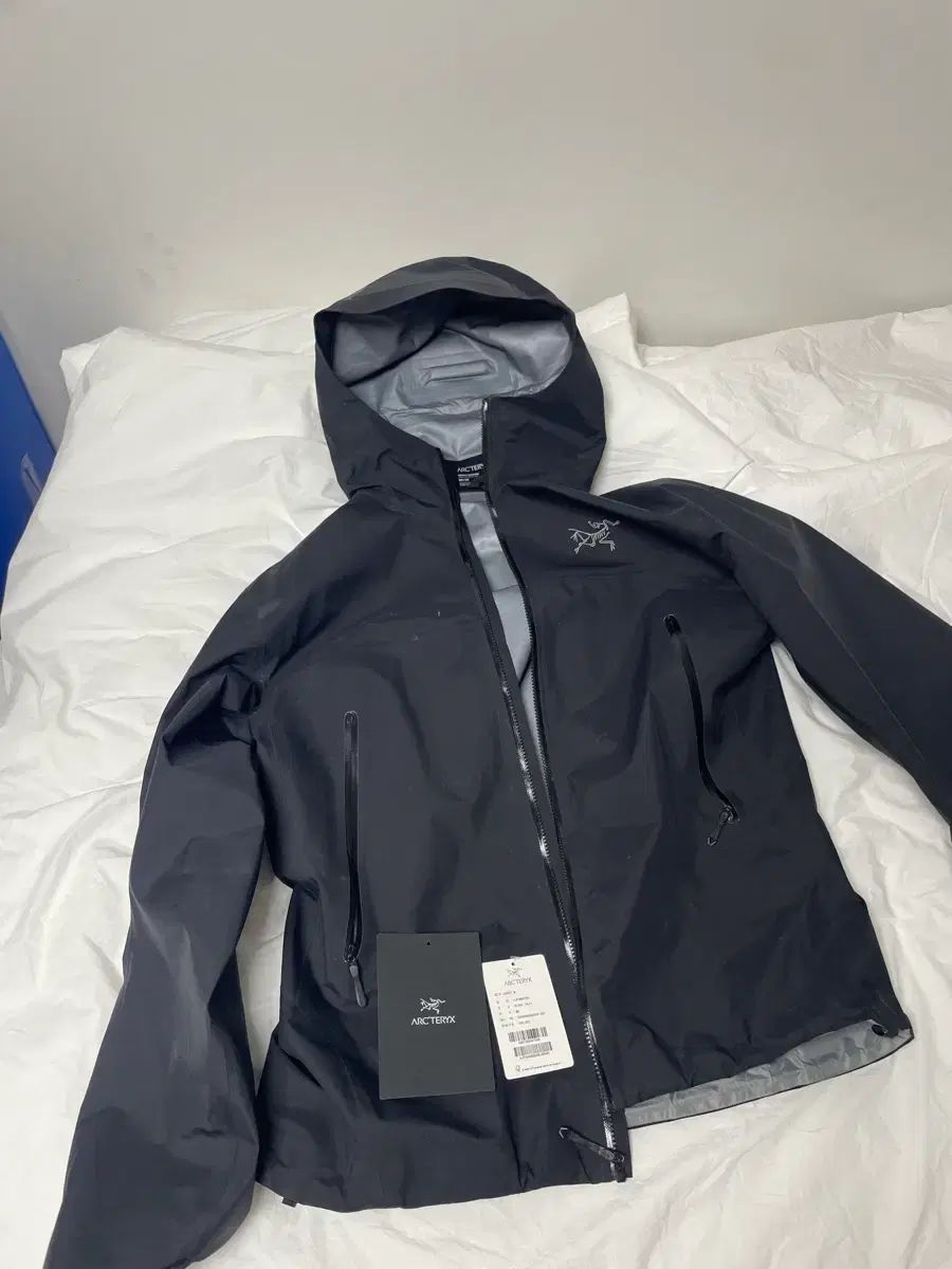 ARC TERYX アークテリクス 新モデル ベータ m