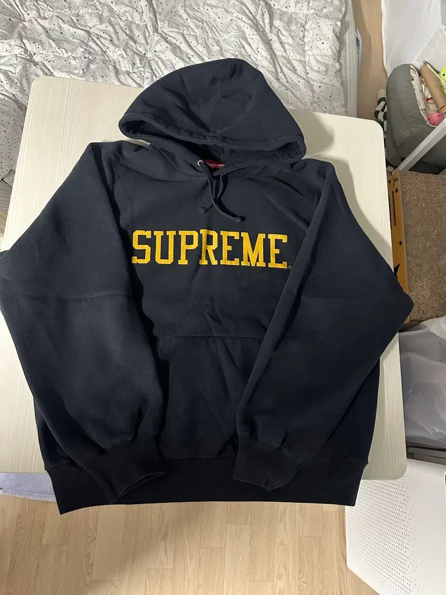 Supreme フーディー スタジャン スウェットシャツ ブラック - 23 FW