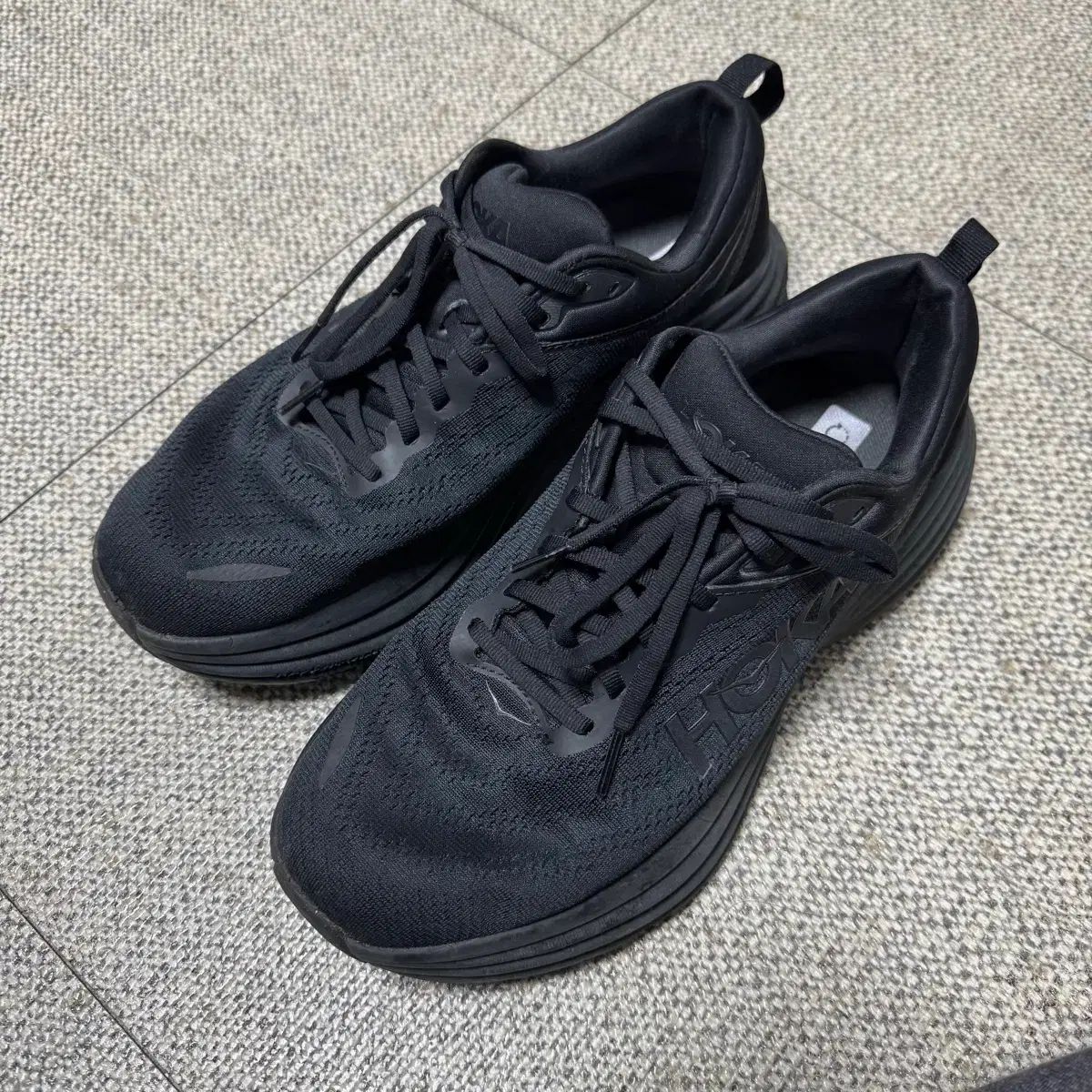 275 ホカ ボンダイ8 ランニングシューズ