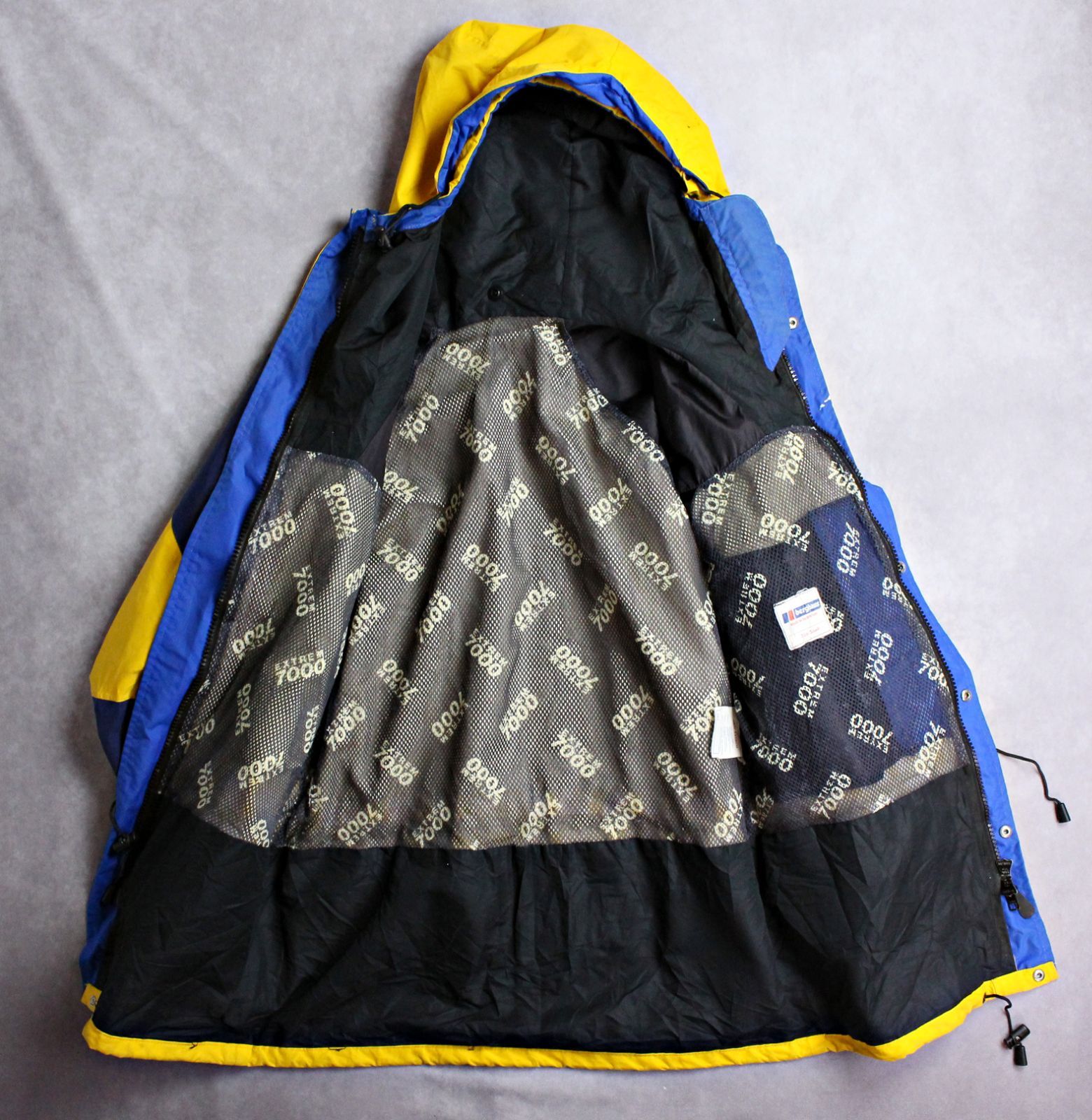 BERGHAUS】90s 旧ロゴ バーグハウス イギリス製 ゴアテックス