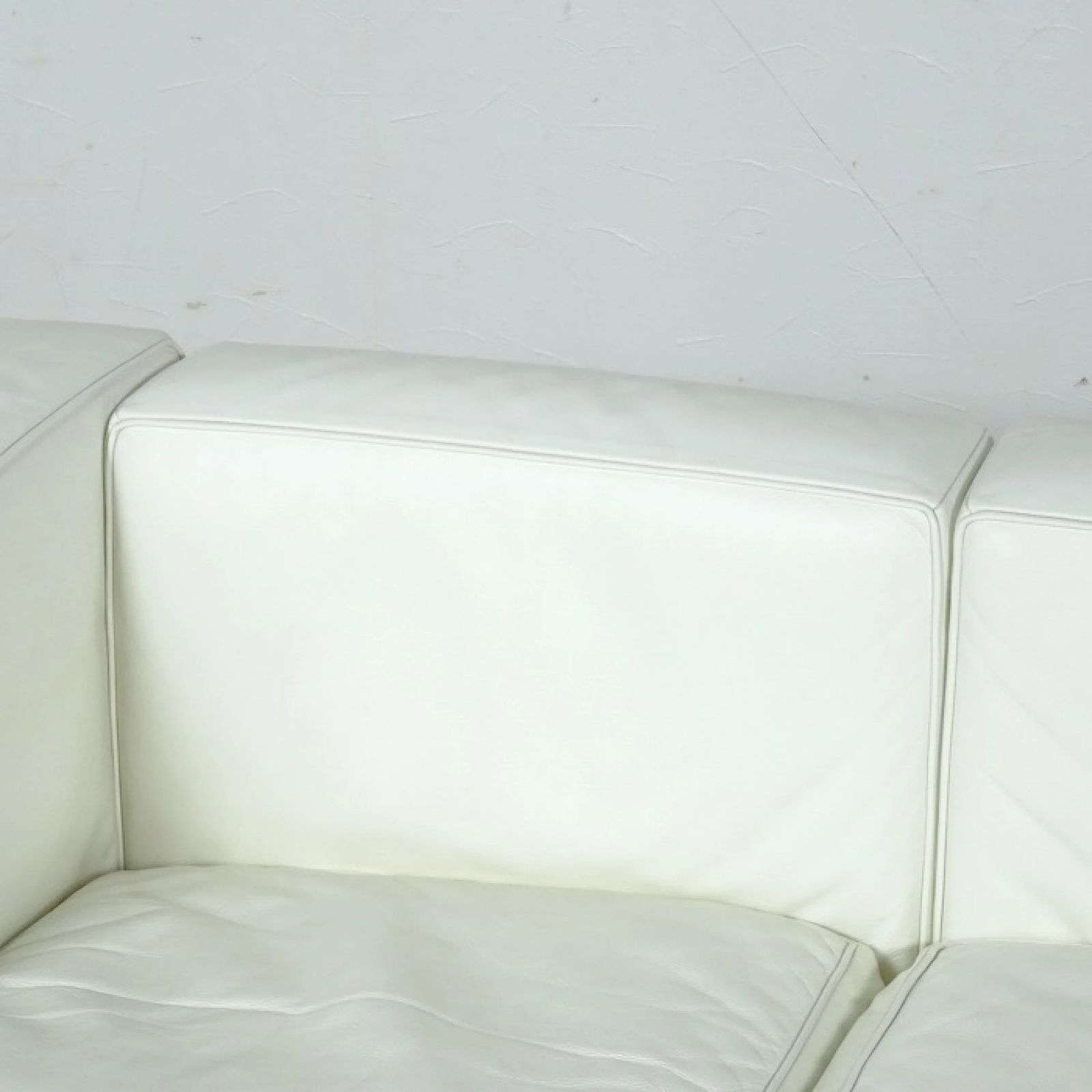 カッシーナ LC2 2Pソファ 白レザー　定価143万円 カッシーナ LC2 2Pソファ 白レザー 定価143万円 カッシーナ LC2 2P