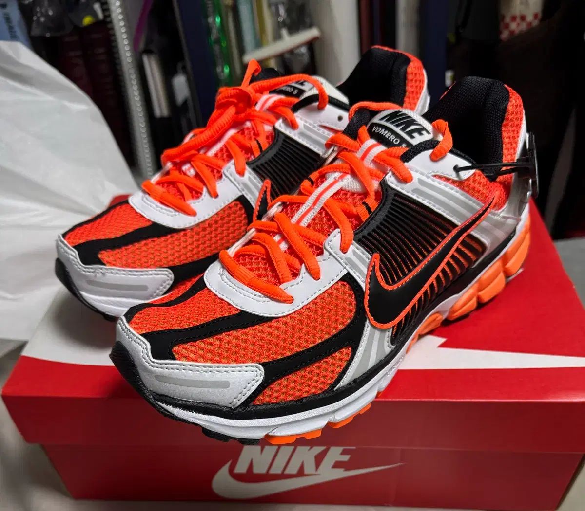 ナイキ ズーム ボメロ5 トゥー オレンジ 265