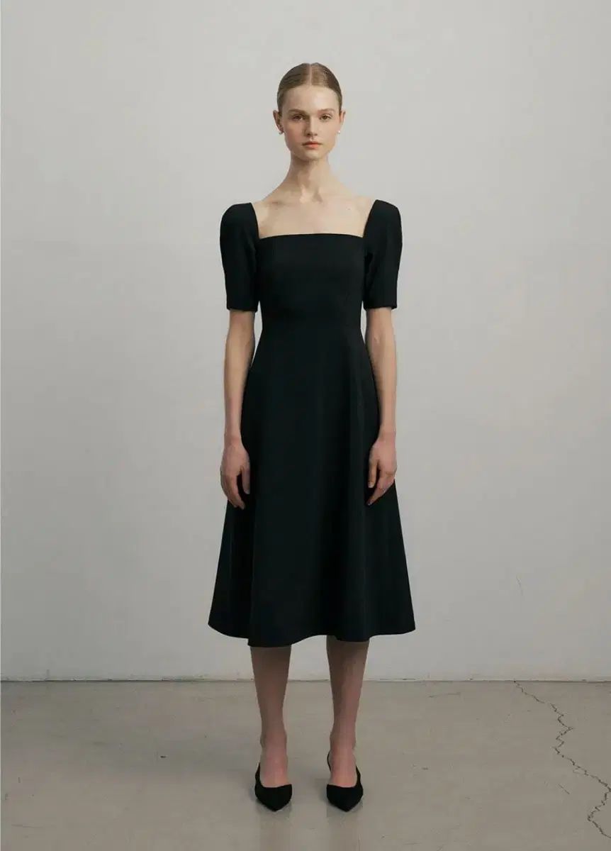 LUCY ルシ ルージュ スクエアネック ブラック ONE PIECE S