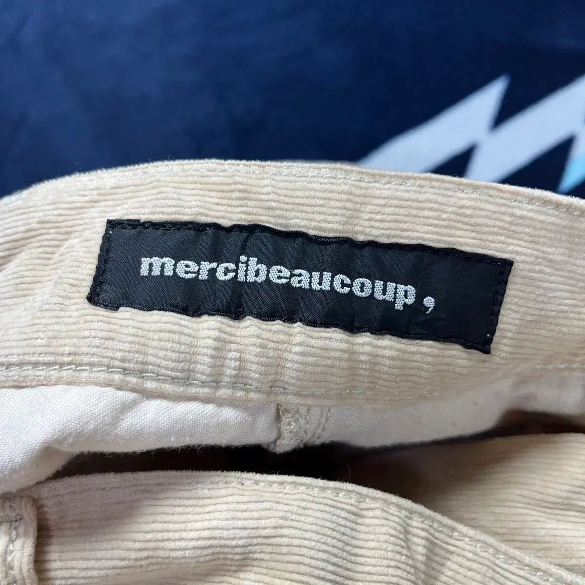 コーデュロイパンツ