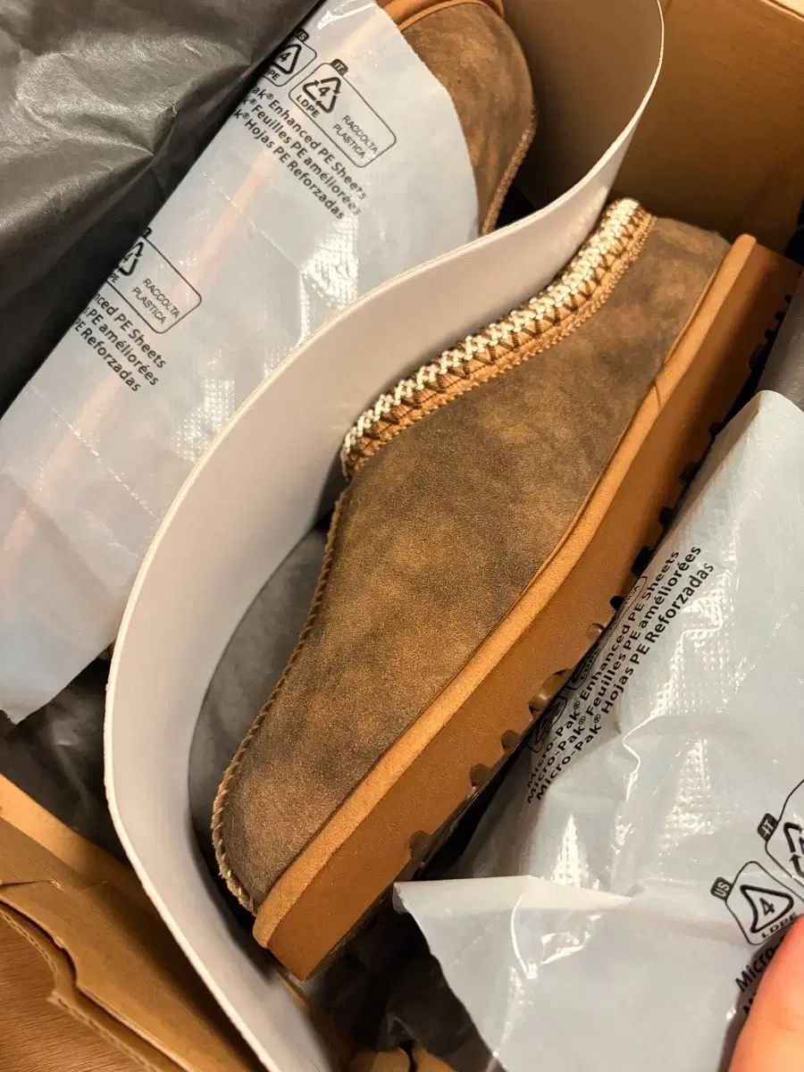 アグ タスマン バッグスター US 8