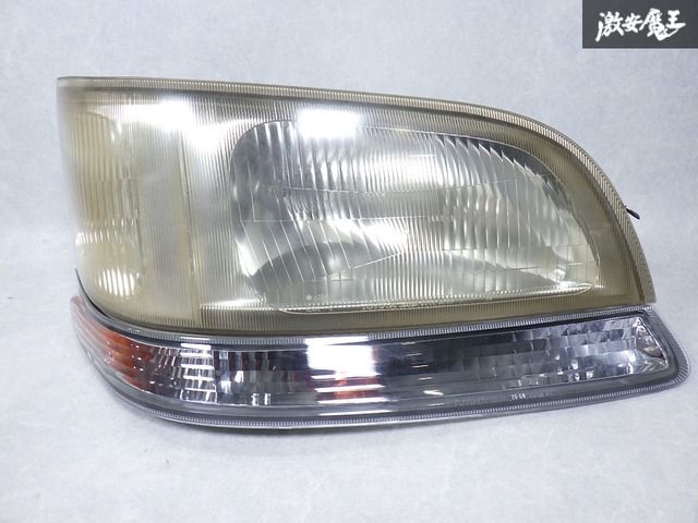 目立つ傷無し 即発送 TOYOTA トヨタ 100 100系 ハイエース ヘッドランプ ヘッドライト 右 右側 運転席側 KOITO コイト 26-59