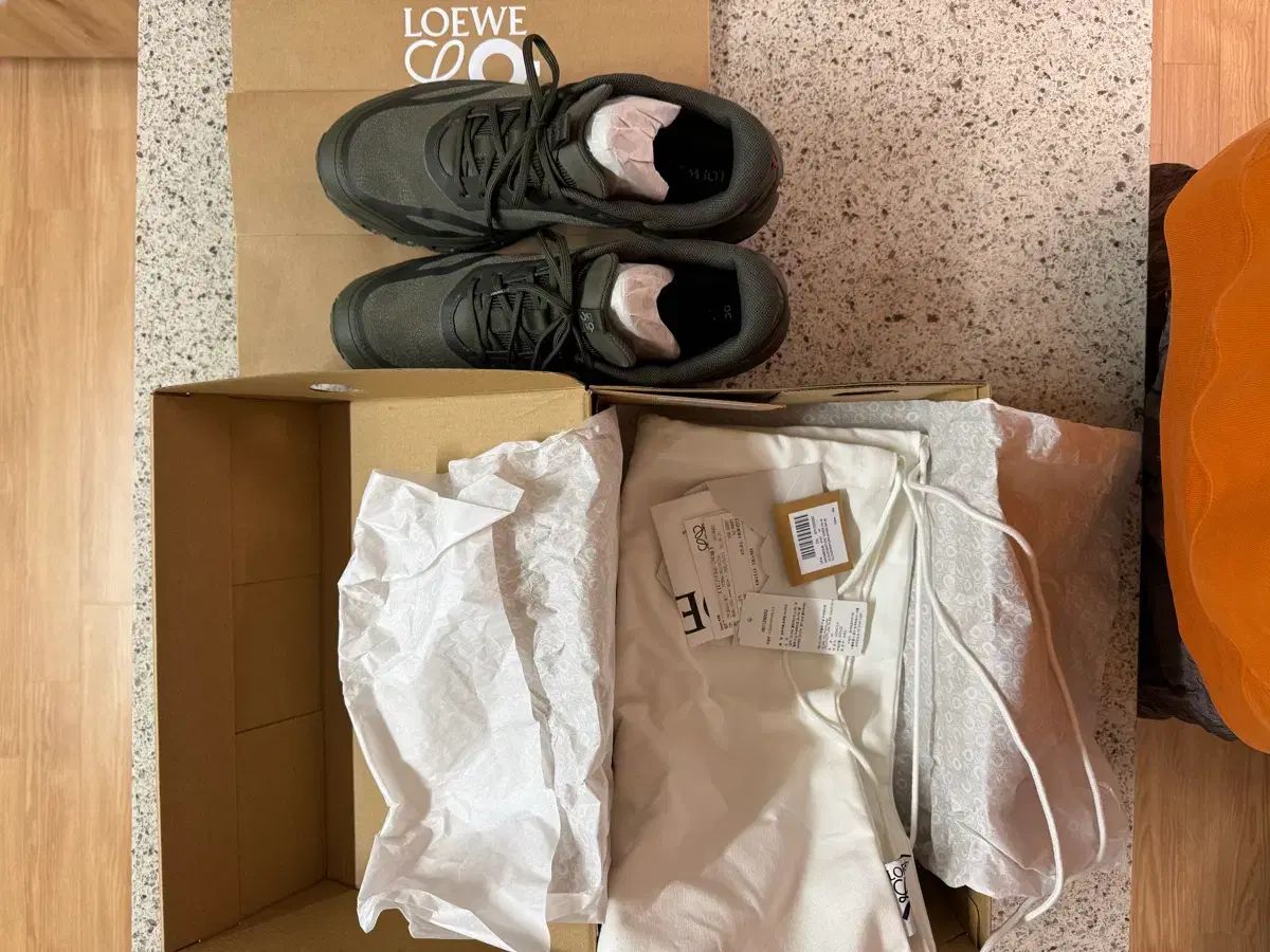 LOEWE x ON 2 カーキ IT 45 us 10-11オススメ