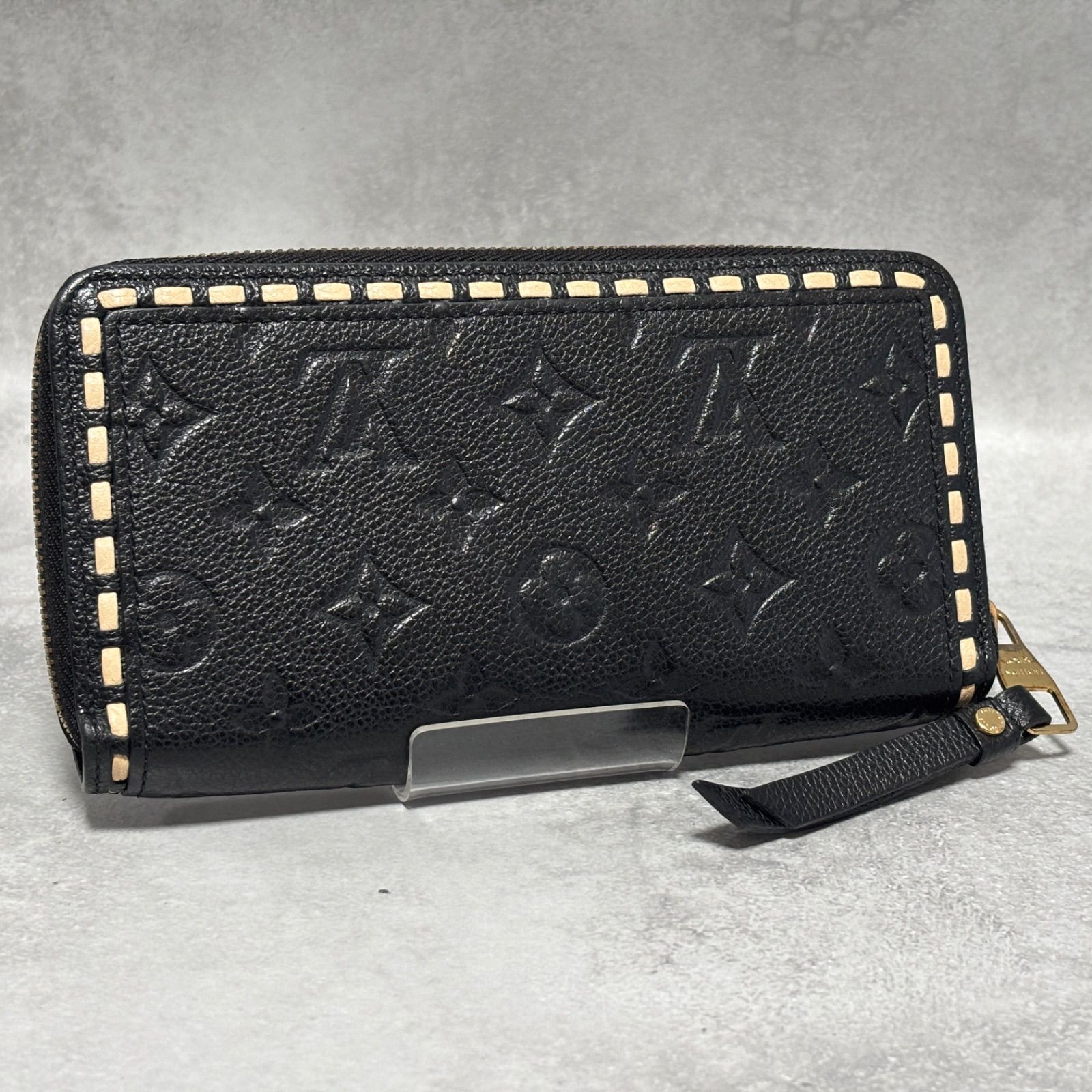 LOUIS VUITTON ルイヴィトン モノグラムアンプラント ジッピーウォレット 型押しレザー 黒 ブラック ステッチ メンズ レディース ユニセックス