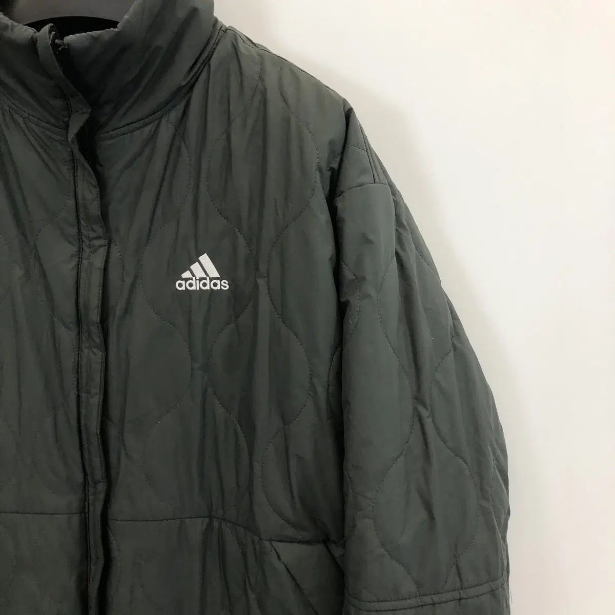 アディダス リバーシブル キルティング シープスキン ロング シェルパ