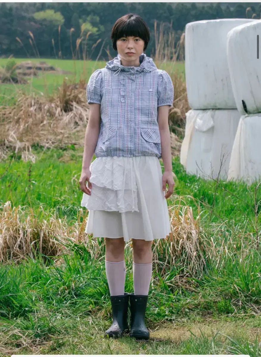 フーディー フリル ハーフ ウィンドブレーカー hooded frill half