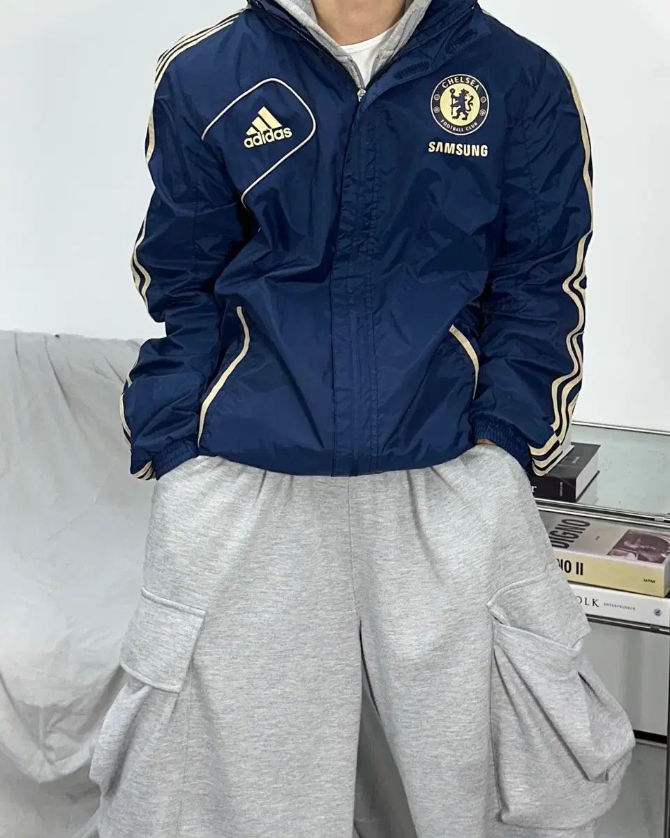 アディダス チェルシーFC ウィンドブレーカー アディダス 12-13 チェルシー ウィンドブレーカー L - メルカリ