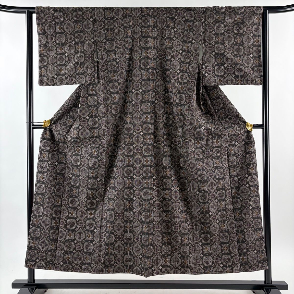 美品】 紬 身丈152.5cm 裄丈61cm S 袷 花 菱 焦茶色 正絹 秀品 【中古