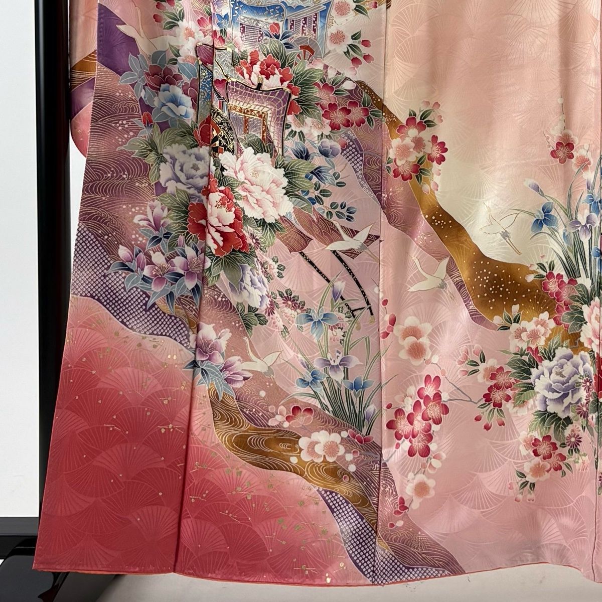 振袖 身丈161cm 裄丈65cm M 袷 御所車 草花 金糸 金彩 ピンク 正絹 秀
