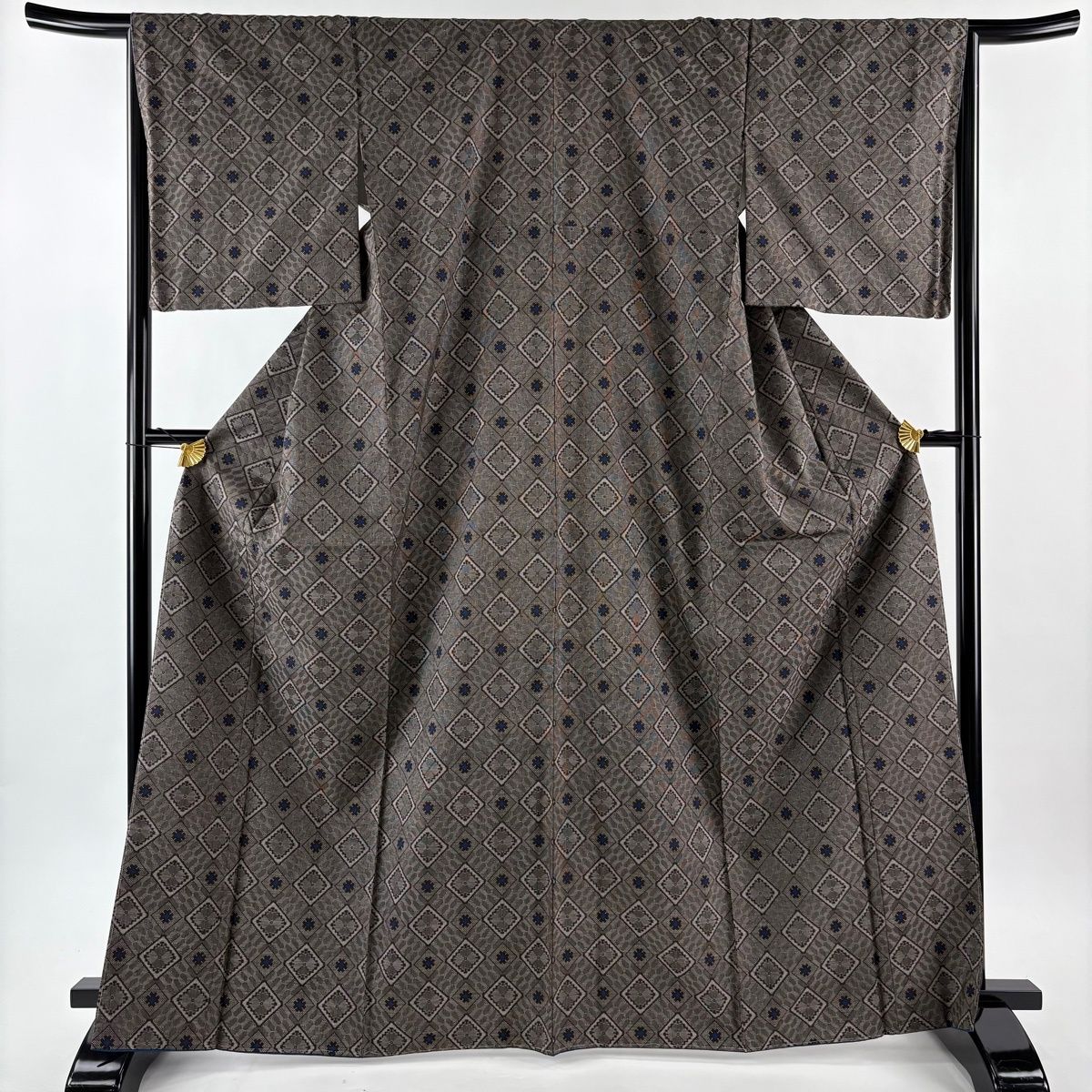 美品】 大島紬 身丈166.5cm 裄丈67cm M 袷 証紙 龍郷柄 焦茶色 正絹