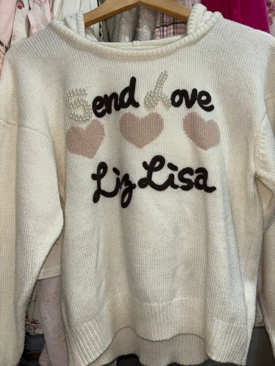 リズリサ ラテギャル いちごチョコ フーディー