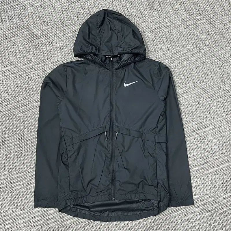 ナイキ ランニング ウィンドブレーカー v0668 - メルカリ