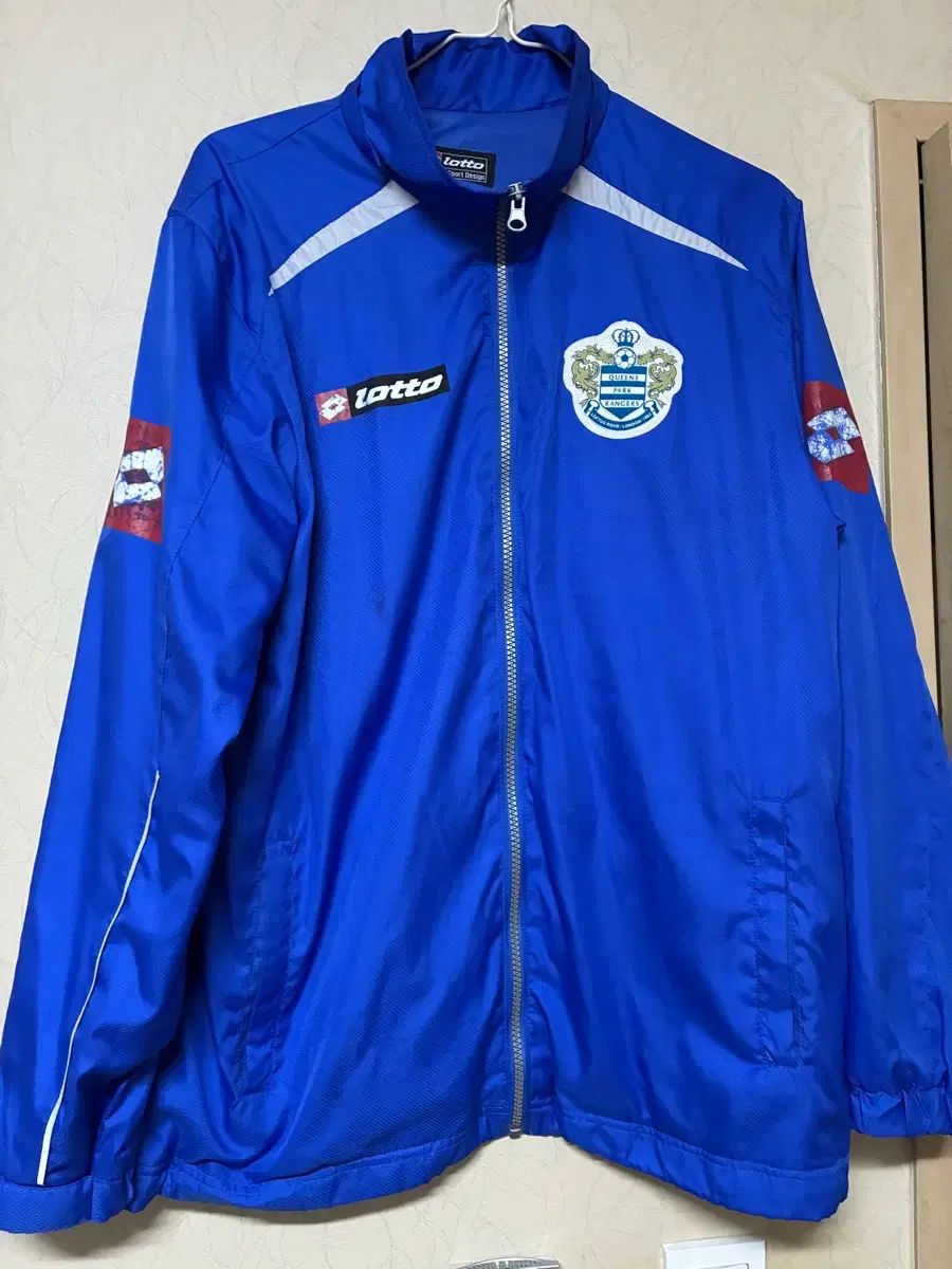 QPR QUEEN S PARK RAINERS ウィンドブレーカー