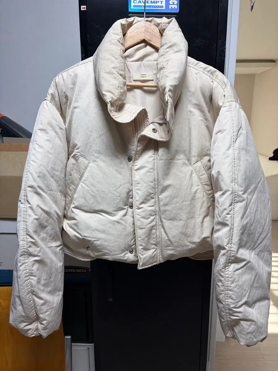 レクト バトラー パファー ショートダウン クリーム フリーサイズ