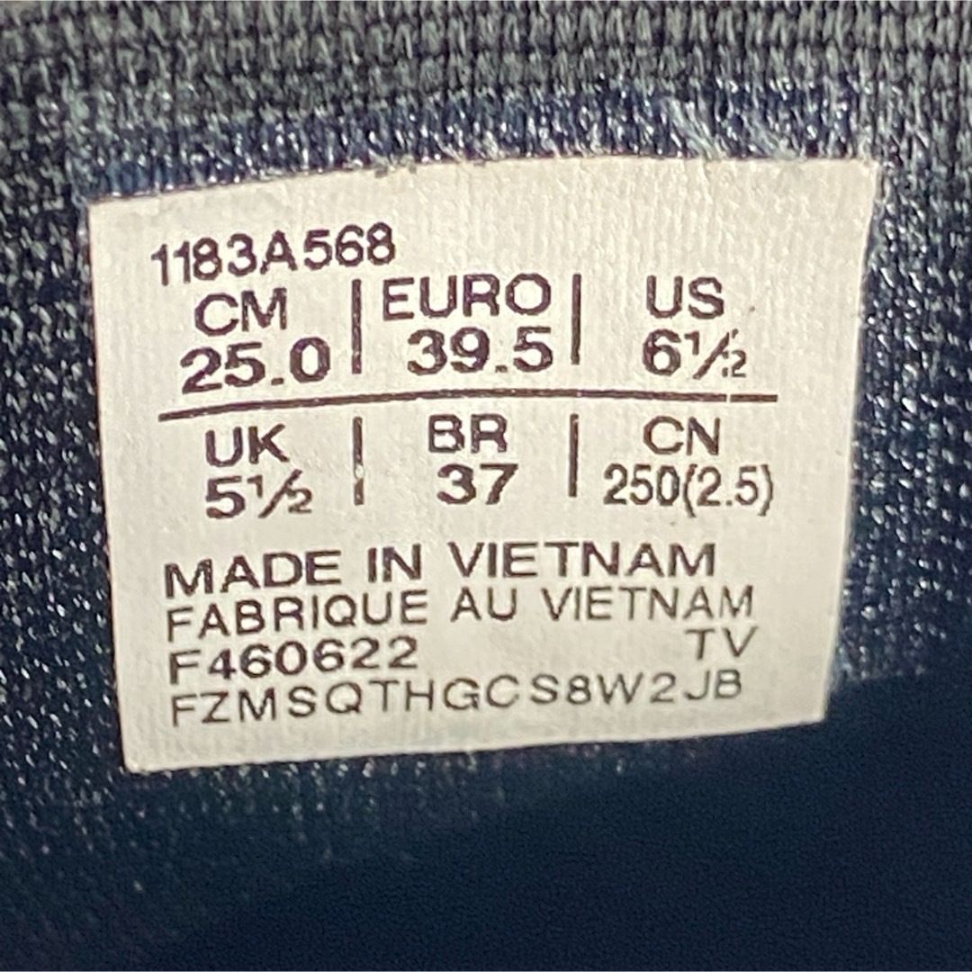 オニツカタイガー