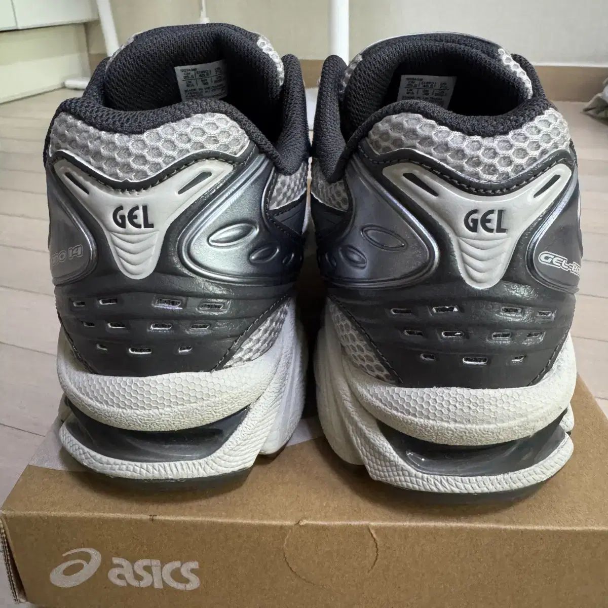 アシックス ゲルカヤノ 14 オイスター グレー 255mm - メルカリ