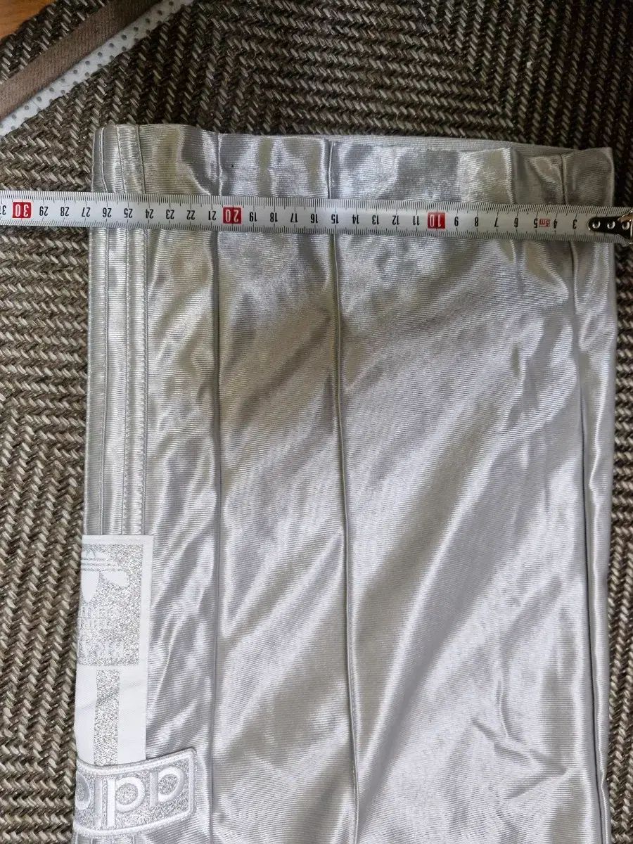 シルバー トラック